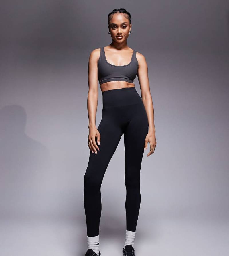 4505 Tall - Glatte, nahtlose Sport-Leggings in Schwarz mit hohem Bund von 4505