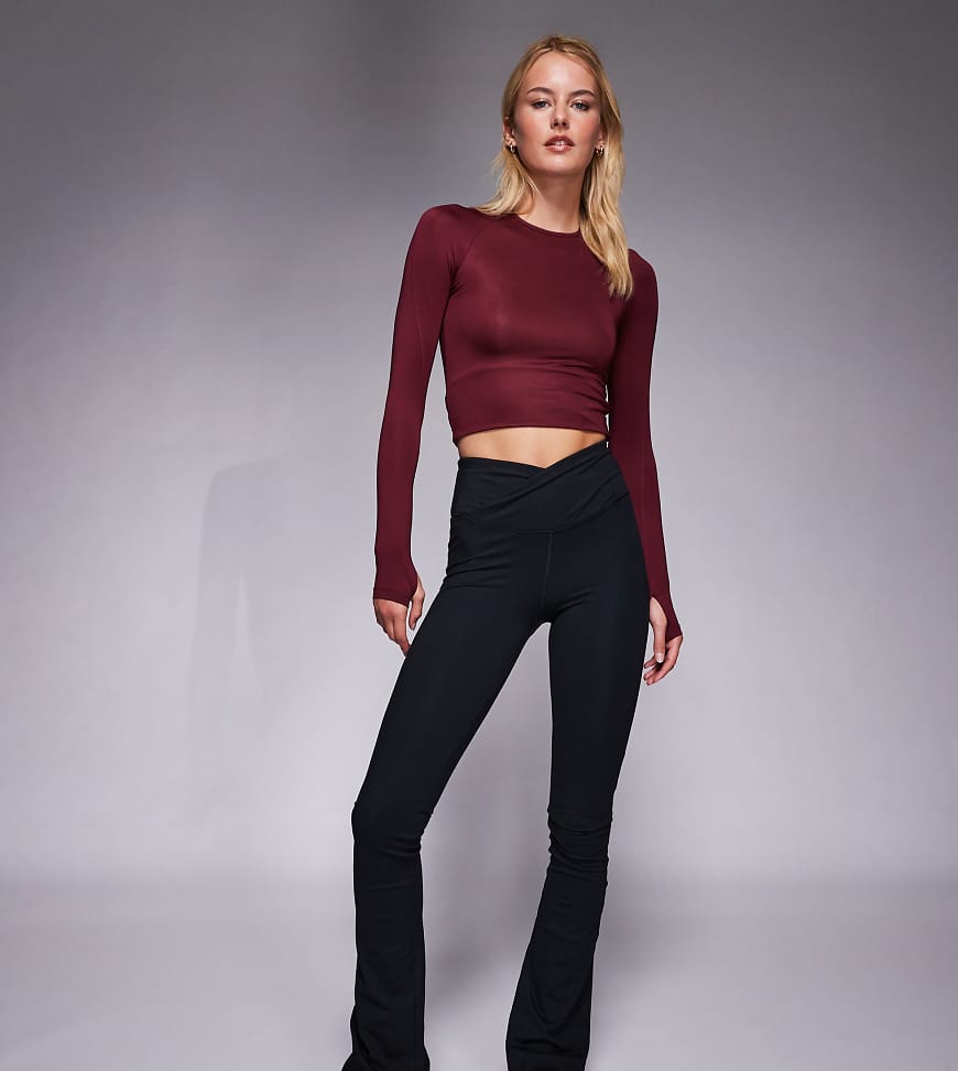 4505 Tall - Icon - Weiche, ausgestellte Yoga-Leggings in Schwarz mit Wickelbund von 4505