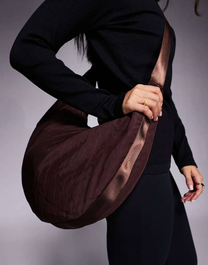 4505 - Weiche Tasche in French Roast mit integrierter Tasche und verstellbarem Trageriemen-Brown von 4505