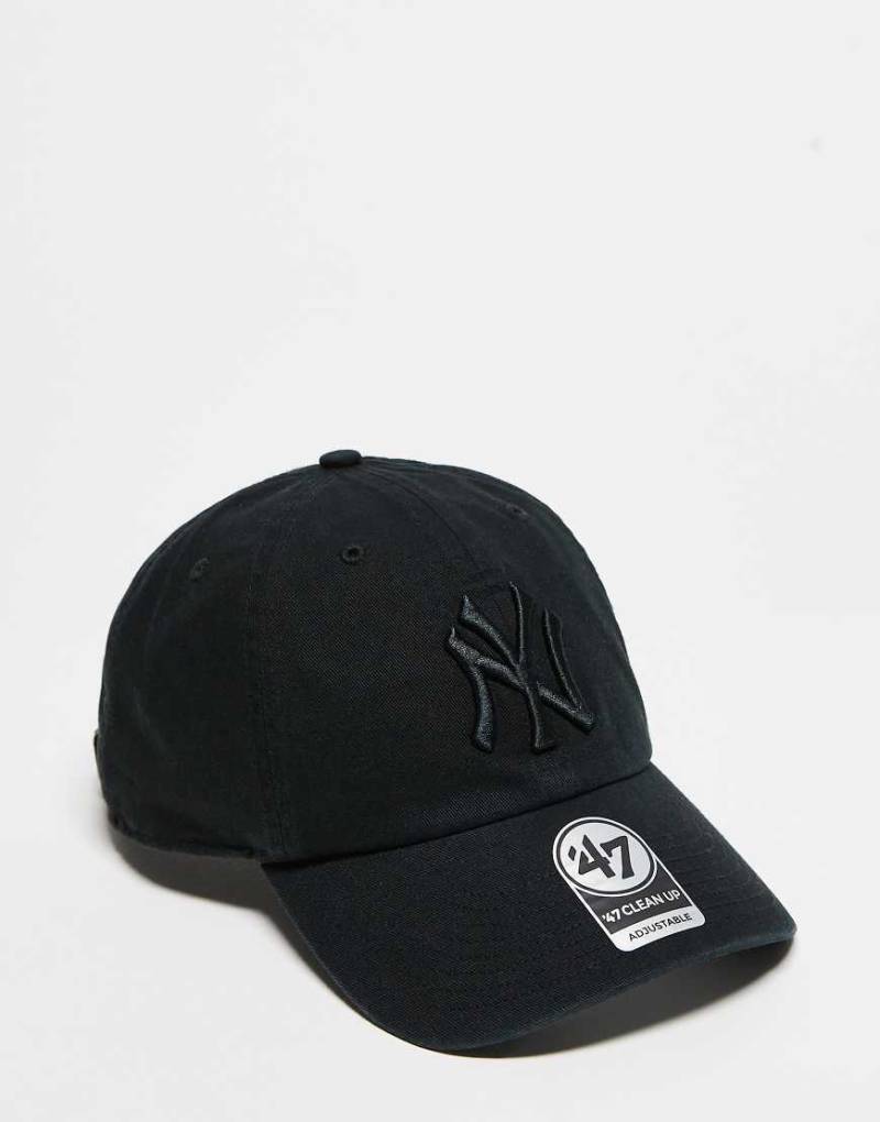 47 Brand - Baseballkappe in Schwarz mit farblich abgestimmtem „NY Yankees"-Logo und „Clean Up"-Motiv von 47 Brand