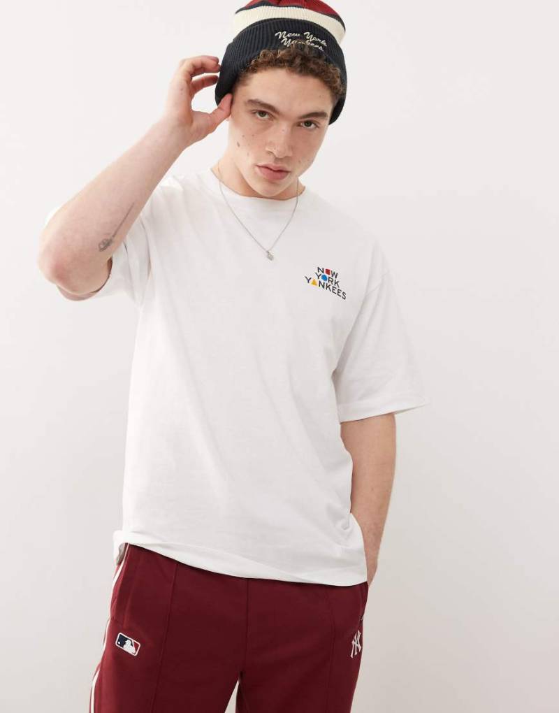 47 Brand - NY Yankees Primary - T-Shirt in Weiß mit grafischem Rückenprint von 47 Brand