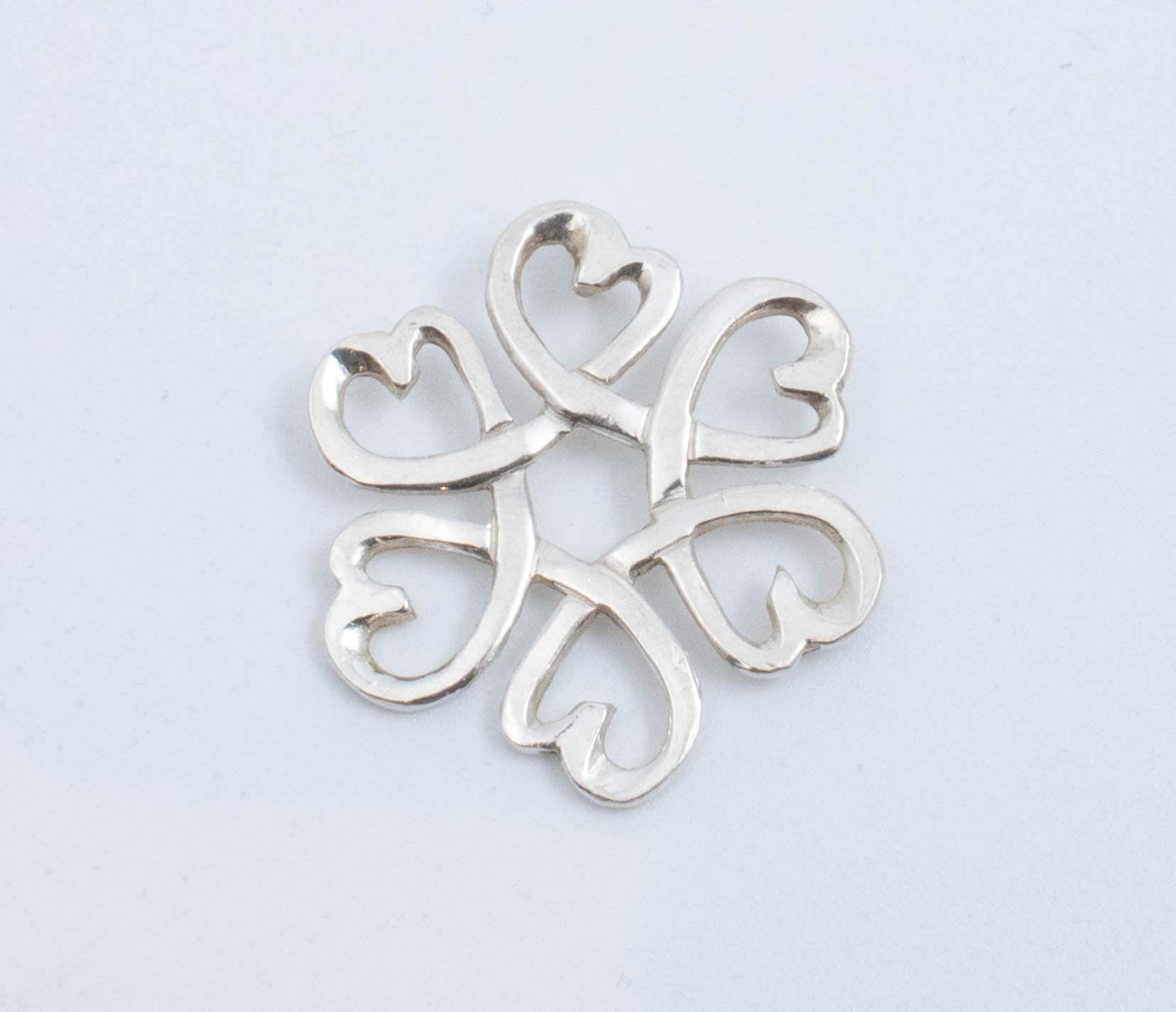 Vintage Sterling Silber Verflochtene Herzen Anhänger Vintage Sterling Silber Verflochtene Herzen Anhänger von 47silver