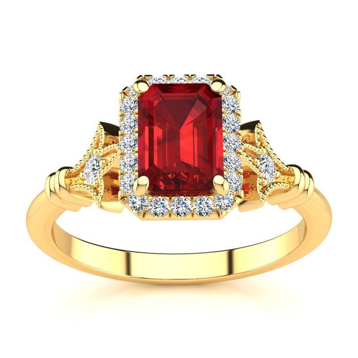 14 Karat Gelbgold 1 1/4 Smaragdschliff Rubin Und Halo Diamant Vintage Ring von 47thStreetJewelry