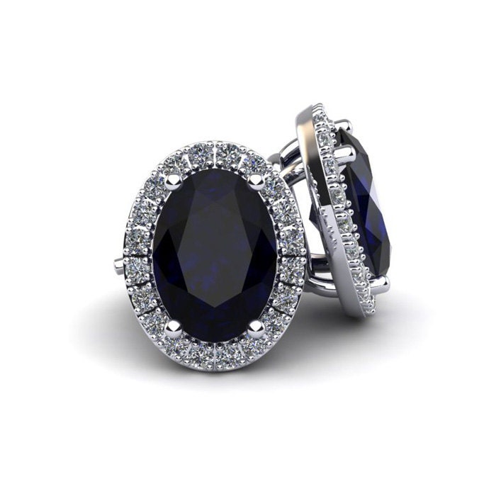 14K Weißgold 1 1/3 Ct Oval Form Saphir Und Halo Diamant Ohrstecker, Auch in Gelb - Roségold Erhältlich von 47thStreetJewelry