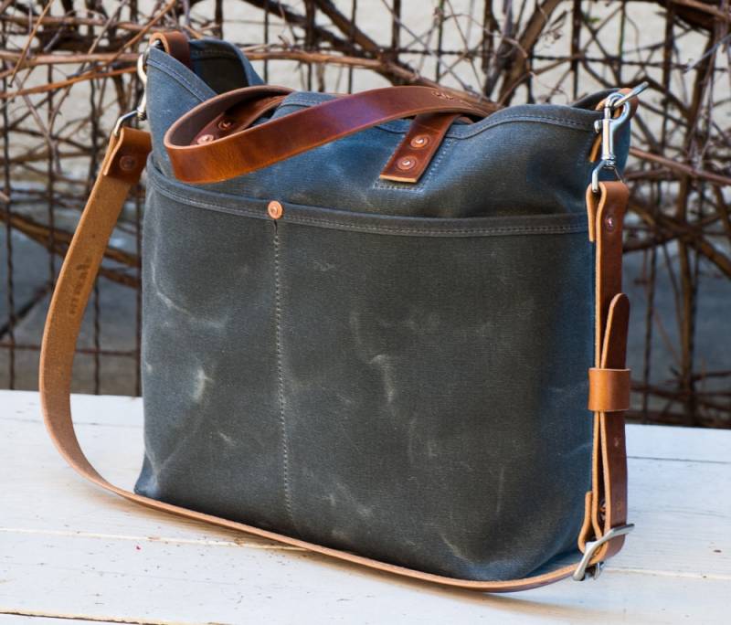 Umhängetasche Mit Schultergurt - Kostenloser Standardversand in Die Usa Zaumleder Kupfernieten Unisex Made Den Umhängetasche Mit Schultergurt - Kostenloser Standardversand in Die Usa Zaumleder Kupfernieten Unisex Made Den von 48NorthCanvas