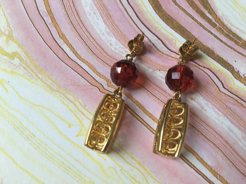 Bernstein-Farbenen Runde Facettierte Perlenohrringe Mit Goldfarbenen Metall Filigranen Design - Tropfen Root Beer Farbige Ohrringe Vintage Durchbohrt von 4SweetK