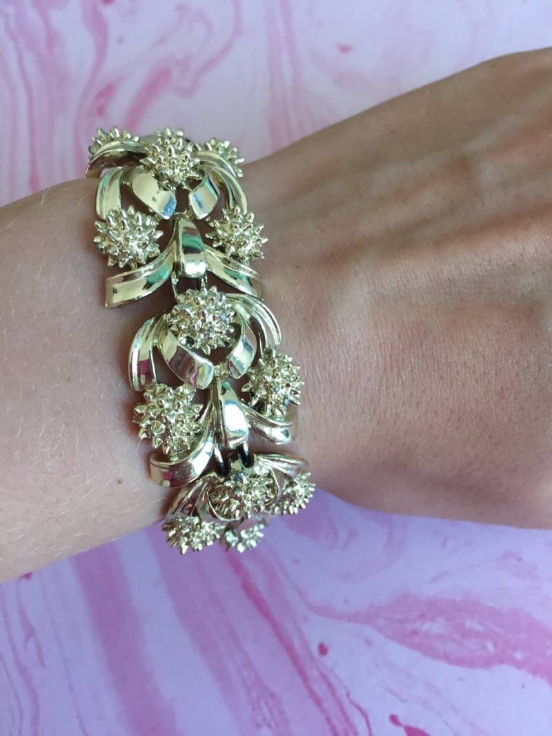 Coro Blass Gold Armband - Getönten Metall Blumen Angeboten Von 4Sweetk von 4SweetK