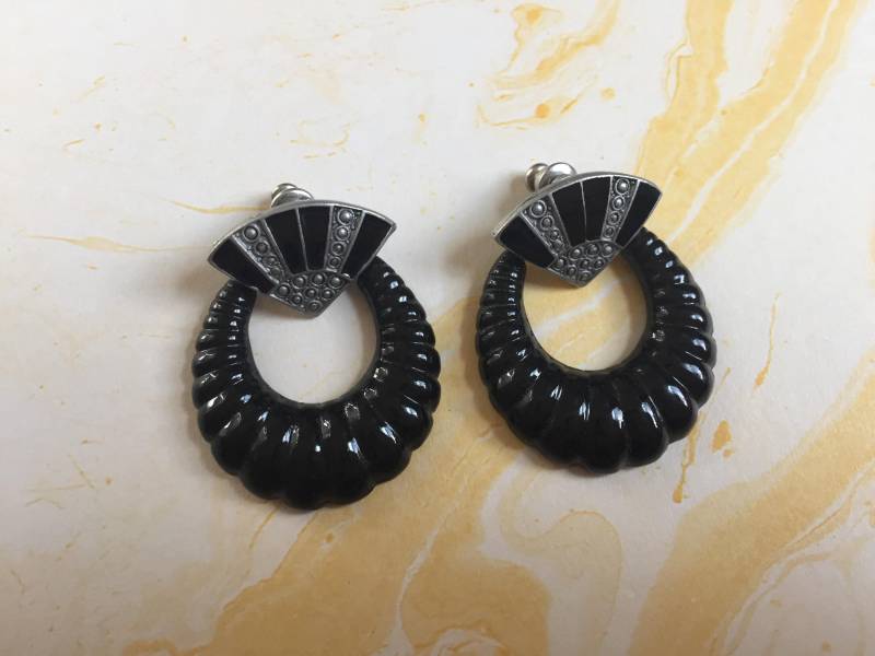 Große Reifen Schlenker Süd-West - 1980Er Jahre Mode Schwarze Überbacken Hoop Ohrringe Mit Zinn Silber Getönten Metall Fan Ohrstecker von 4SweetK