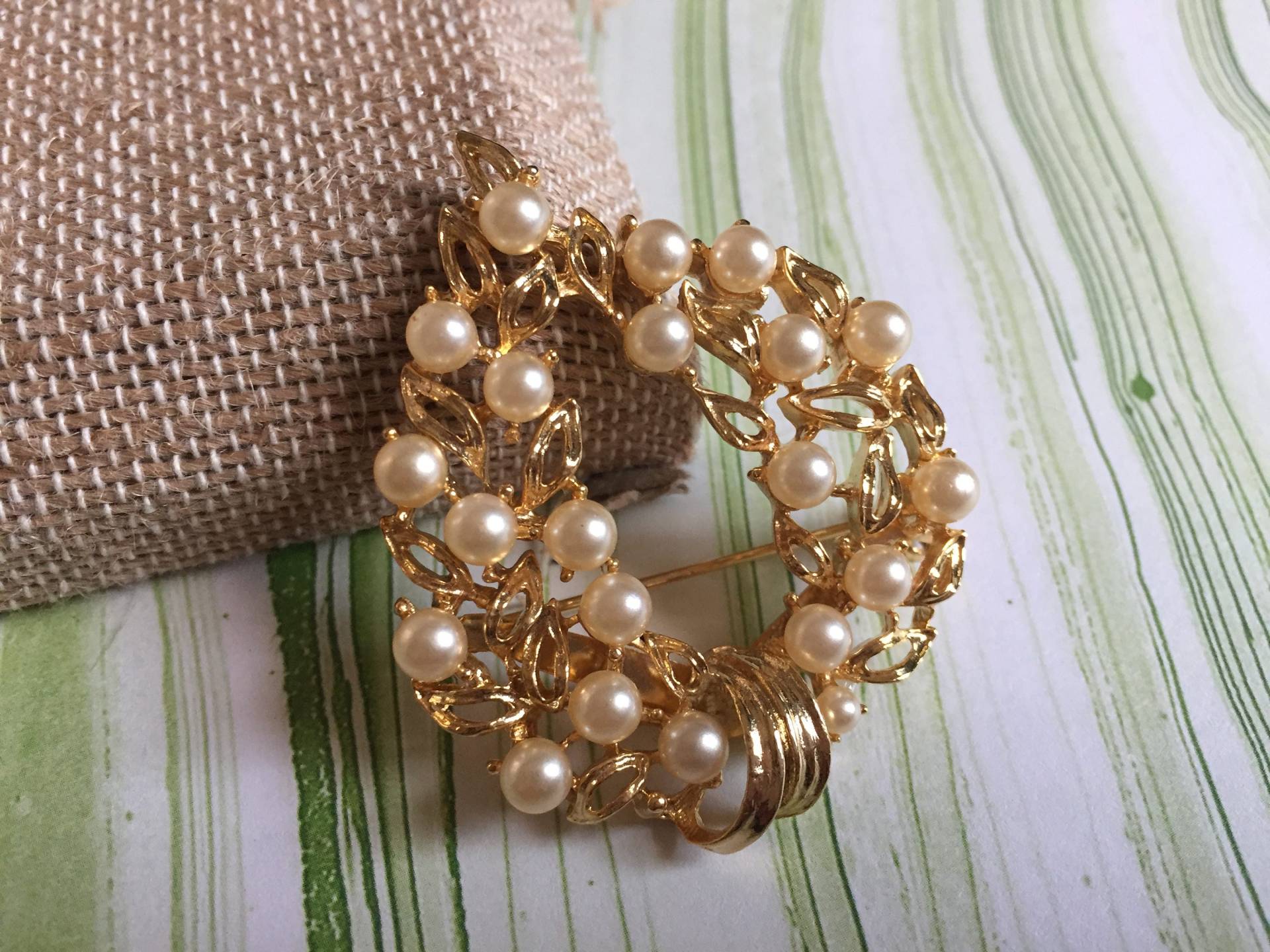 Perlmutt Perlen Und Gold Getönten Metall-Brosche - Vintage-Brosche Blatt-Förmigen Brosche von 4SweetK