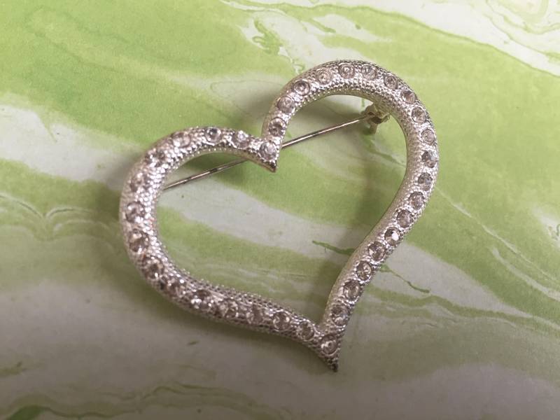 Silberfarbenen Metall Funkelnden Herz-Brosche - Vintage Strassbrosche Eis Strass Pin Liebe Schmuck Valentinstag Farbigen von 4SweetK