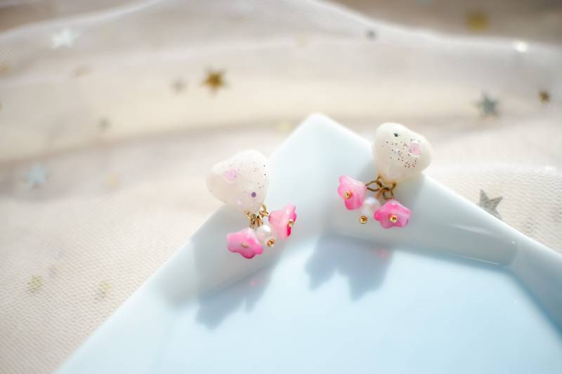 Herz & Blume Ohrringe, Geschenke Für Sie, Harz Schmuck, Kawaii Ohrringe Herz & Blume Ohrringe, Geschenke Für Sie, Harz Schmuck, Kawaii Ohrringe von 4UDesignFairy