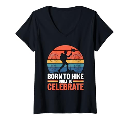 Damen Born to Hike Built to Celebrate 4. Juli Camping T-Shirt mit V-Ausschnitt Damen Born to Hike Built to Celebrate 4. Juli Camping T-Shirt mit V-Ausschnitt von 4th of July Camping Independence Day Camping