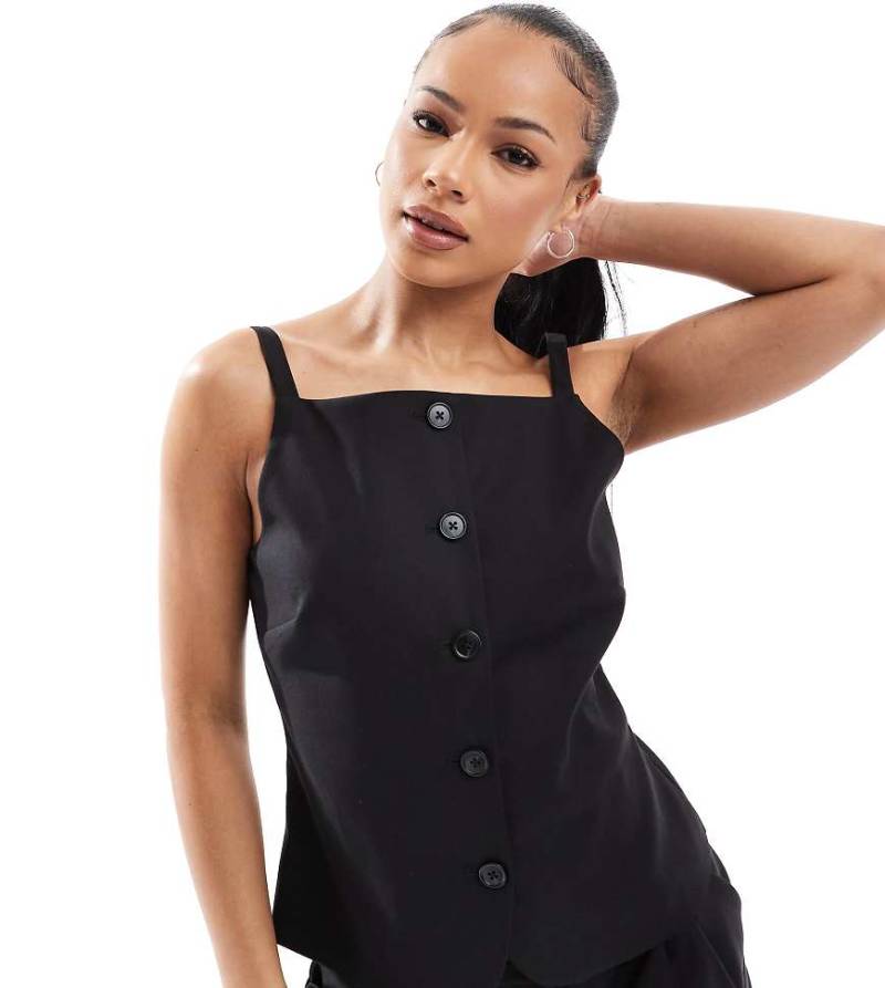 4th & Reckless Petite - Ärmellose Weste in Schwarz mit eckigem Ausschnitt und durchgehender Knopfleiste, Kombiteil von 4th & Reckless Petite