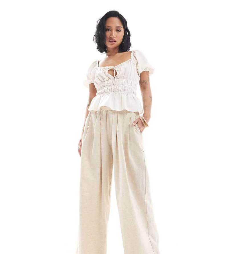 4th & Reckless Petite - Exklusive, elegante Hose aus Leinenmix in Beige mit weitem Bein und gerafftem Bund-Neutral von 4th & Reckless Petite