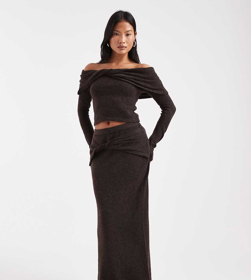 4th & Reckless Petite - Maxirock aus Strick in Schokobraun mit verdrehtem Detail, Kombiteil-Brown von 4th & Reckless Petite