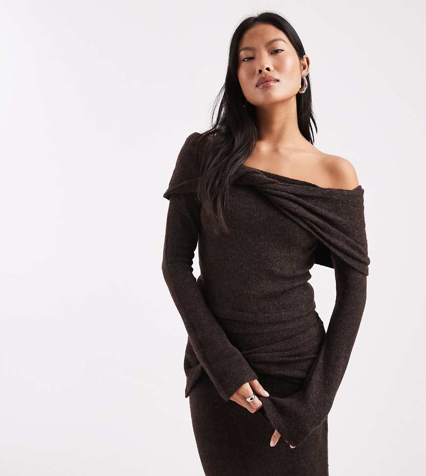 4th & Reckless Petite - Schulterfreier Strickpullover in Schokobraun mit verdrehtem Detail, Kombiteil-Brown von 4th & Reckless Petite