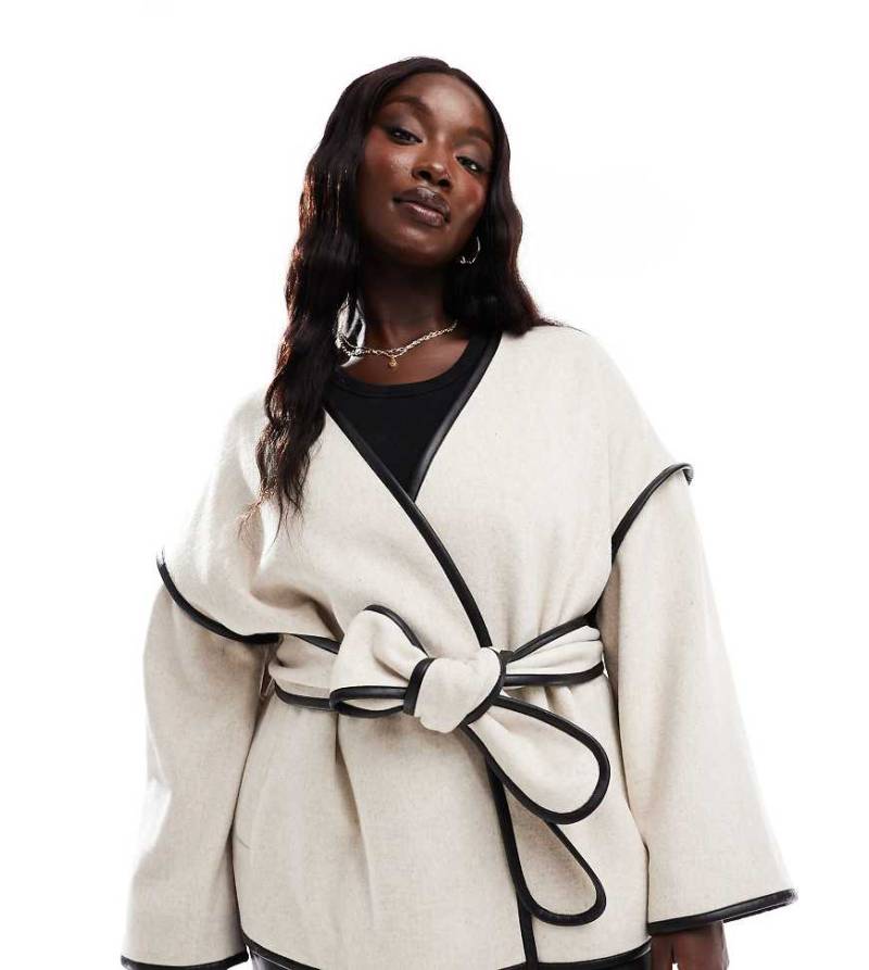 4th & Reckless Plus - Exklusive Longline-Jacke aus Wollimitat in Creme mit Bindegürtel-Weiß von 4th & Reckless Plus