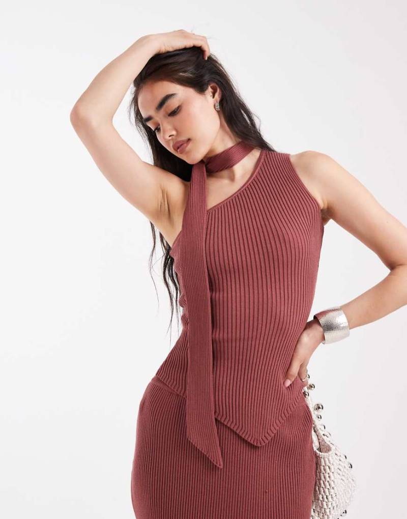 4th & Reckless - Asymmetrisch geschnittenes Oberteil aus Rippstrick in Rost mit Schaldetail, Kombiteil-Rot von 4th & Reckless