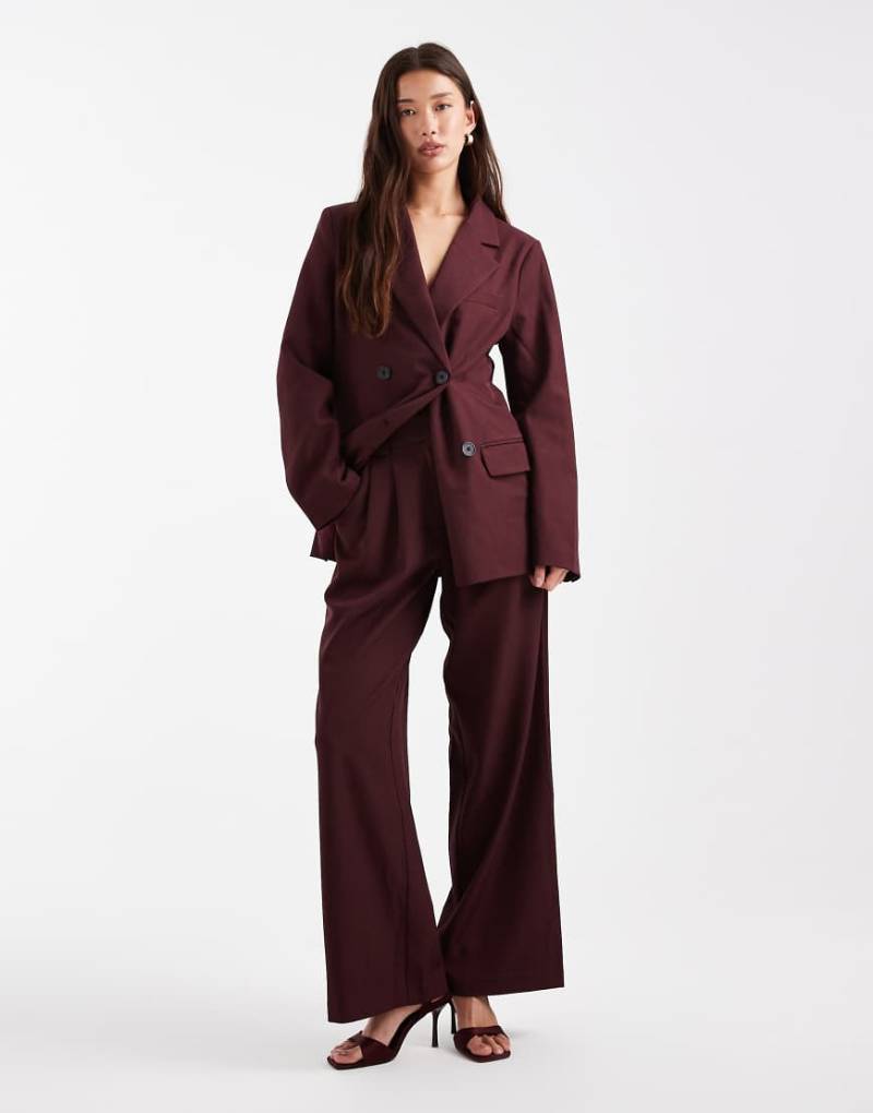 4th & Reckless - Elegante Hose in Burgunderrot mit weitem Bein und Bundfalten, Kombiteil 4th & Reckless - Elegante Hose in Burgunderrot mit weitem Bein und Bundfalten, Kombiteil von 4th & Reckless