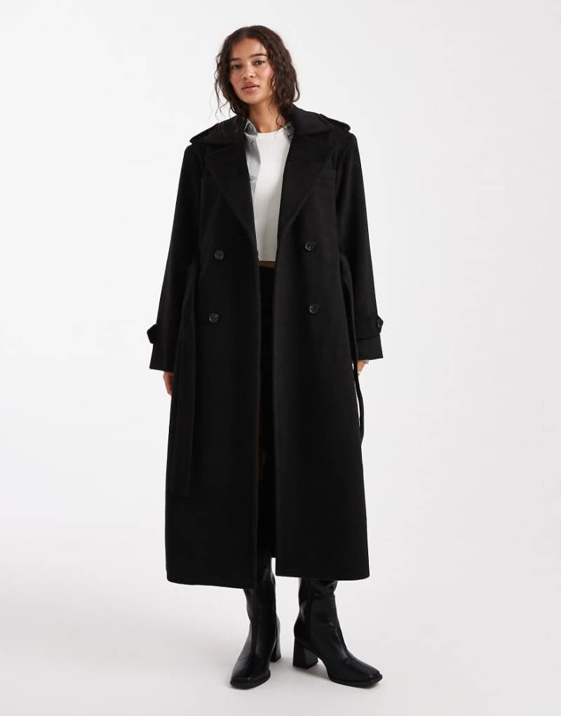 4th & Reckless - Eleganter, zweireihiger Midi-Trenchcoat in schwarzer Wolloptik mit Bindegürtel von 4th & Reckless