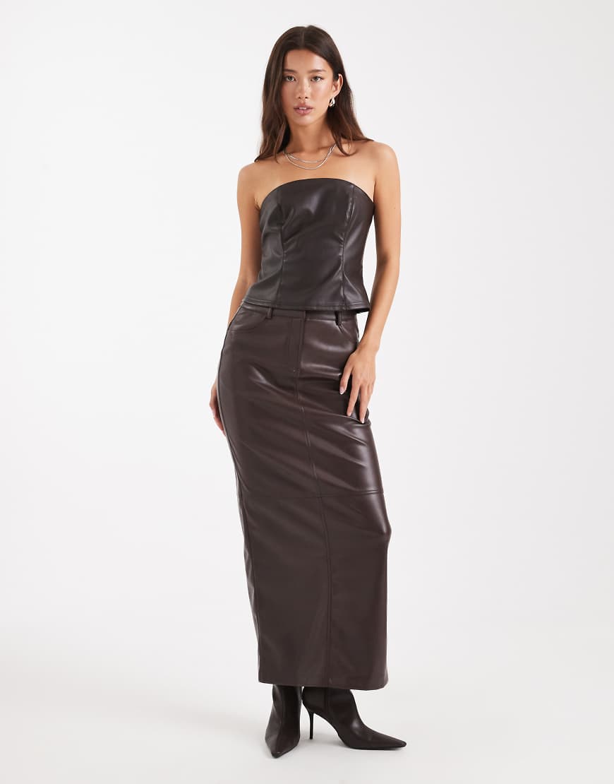 4th & Reckless - Eleganter Maxirock aus Kunstleder in Schokobraun-Brown von 4th & Reckless