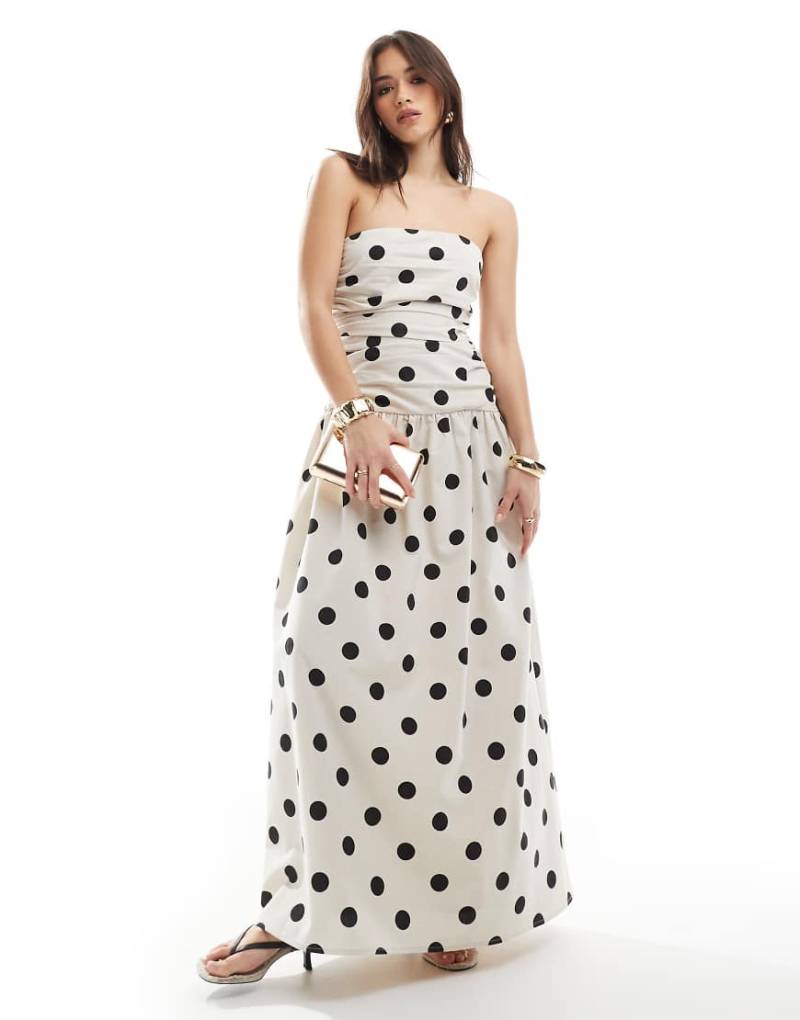 4th & Reckless - Gerafftes, trägerloses Maxikleid aus cremeweißem Leinenmix mit Punktemuster und tiefer Taille-Bunt von 4th & Reckless