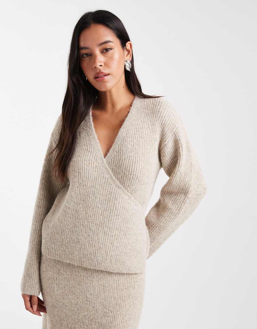 4th & Reckless - Gerippte Wickel-Strickjacke in Beige mit Wollhaptik, Kombiteil-Neutral von 4th & Reckless