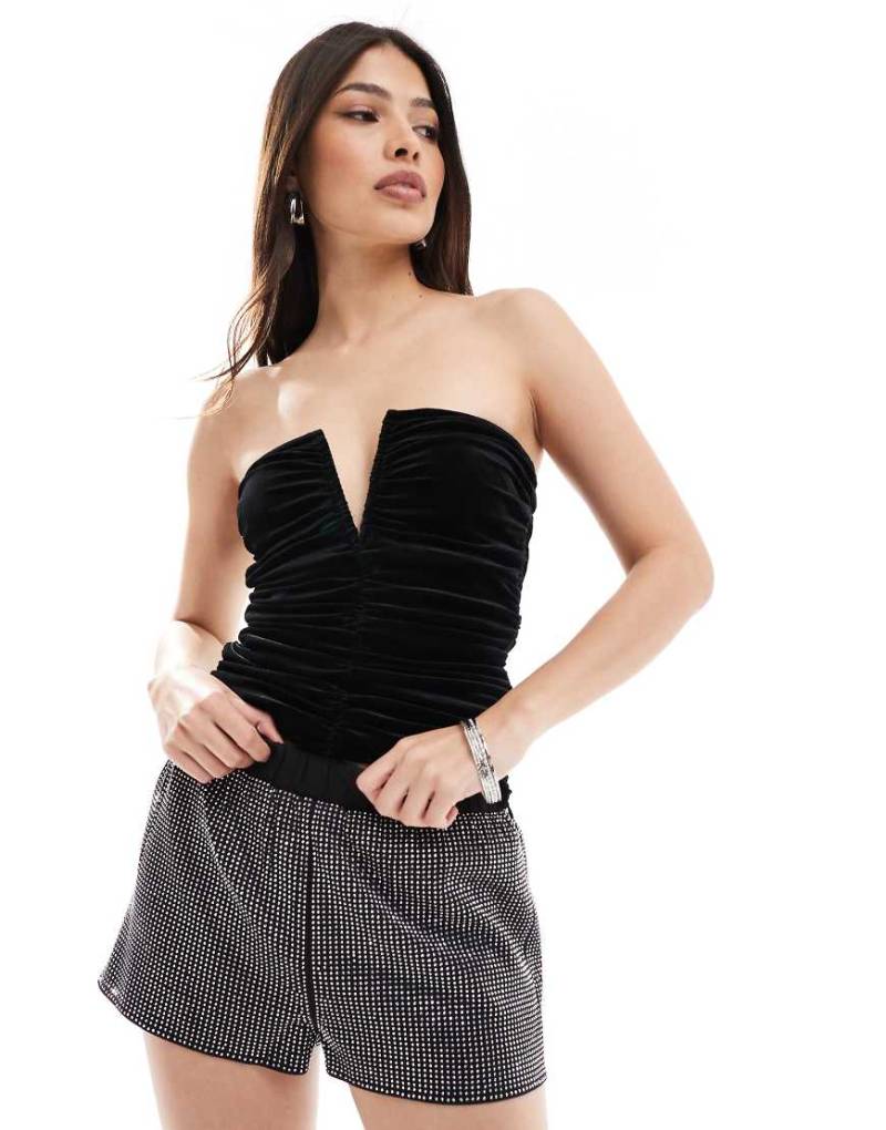 4th & Reckless - Hotpants in Schwarz mit ganzflächiger Schmucksteinverzierung von 4th & Reckless