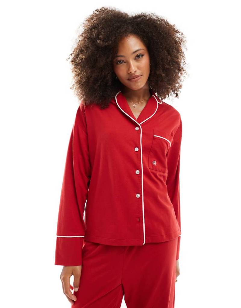 4th & Reckless - Jennifer - Langärmliges Pyjama-Hemd aus Jersey in Rot von 4th & Reckless