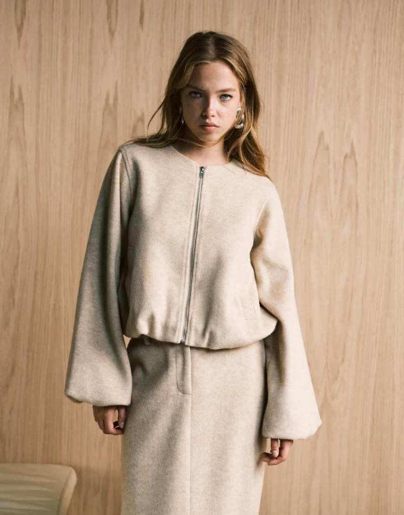 4th & Reckless - Kragenlose Bomberjacke in Beige mit Ballonärmeln und Woll-Haptik, Kombiteil-Neutral von 4th & Reckless