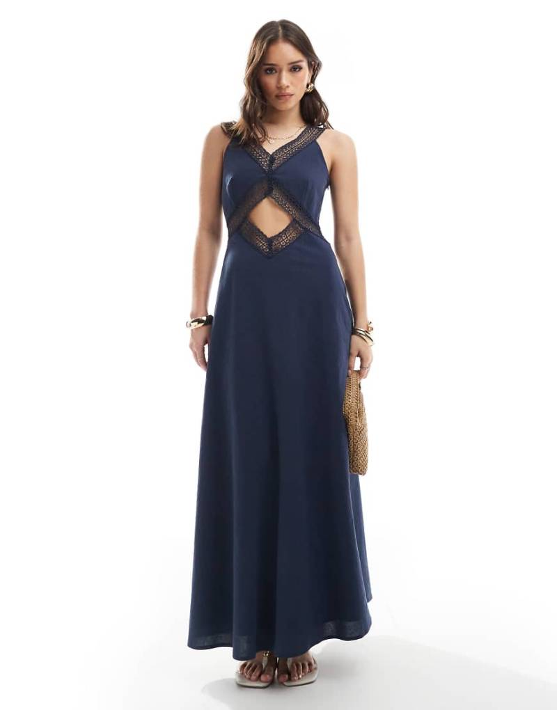 4th & Reckless - Maxikleid in Marineblau mit Zierausschnitt vorne, Häkelbordüre und V-Ausschnitt von 4th & Reckless