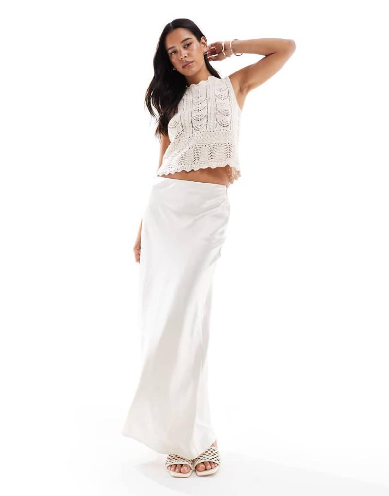 4th & Reckless - Maxirock aus Satin in Creme mit geradem Schnitt-Weiß von 4th & Reckless