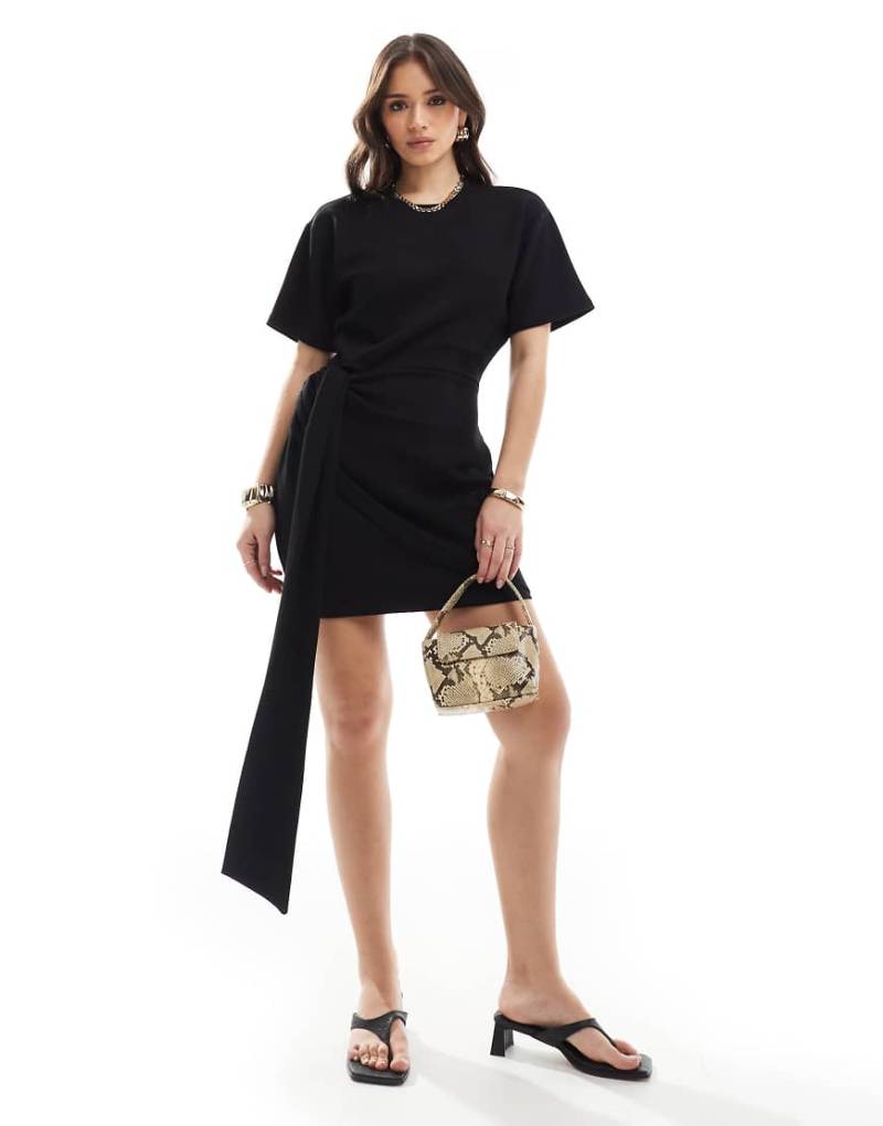 4th & Reckless - Minikleid in Schwarz mit Drapierung von 4th & Reckless