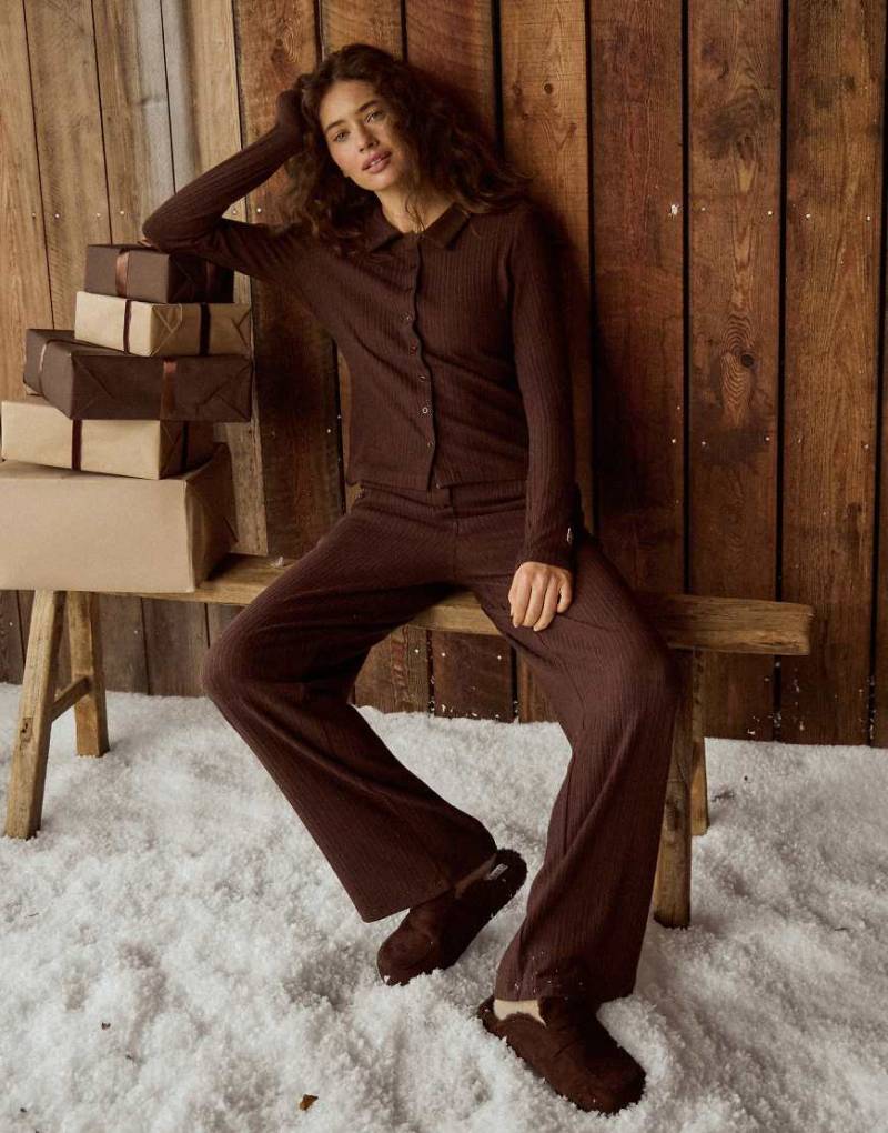 4th & Reckless - Oberteil aus Baumwollmix in Schokobraun mit Zopfmusterdetail, Kragen und Knopfleiste, Kombiteil-Brown von 4th & Reckless