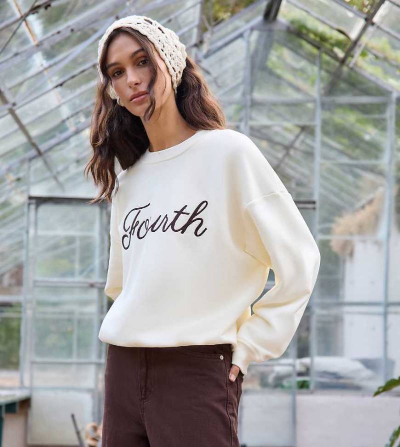 4th & Reckless - Oversize-Sweatshirt in Cremeweiß mit Logo-Stickerei von 4th & Reckless