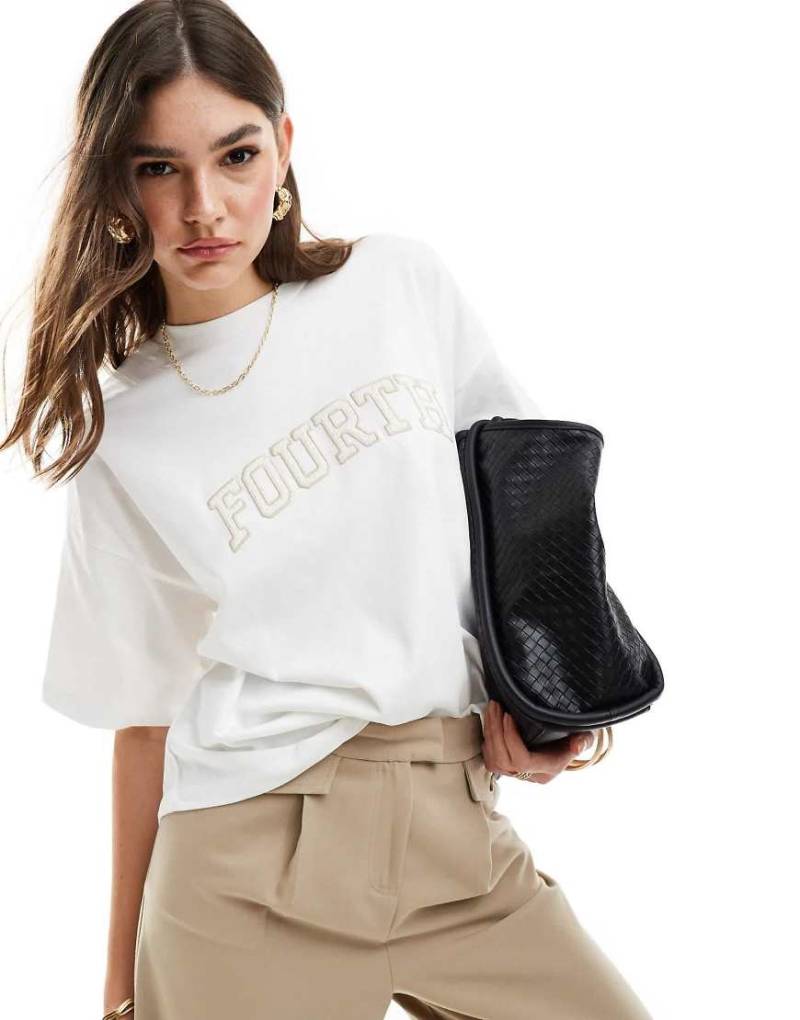 4th & Reckless - Oversize-T-Shirt in Weiß mit Häkel-Logo von 4th & Reckless