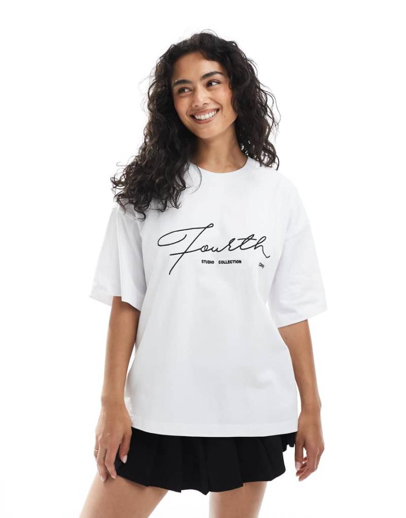 4th & Reckless - Oversize-T-Shirt in Weiß mit gesticktem Logo von 4th & Reckless