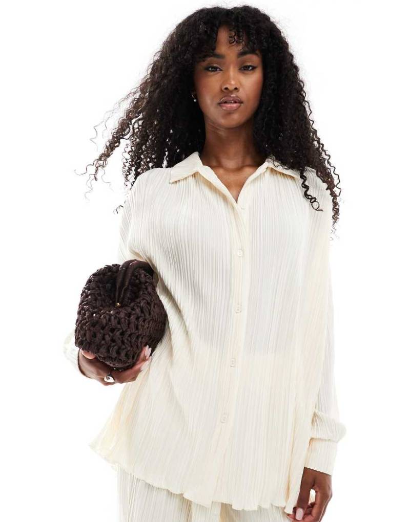 4th & Reckless - Plissee-Hemdbluse in Creme mit Kragen, Knopfleiste und Kräuselsaum, Kombiteil-Weiß von 4th & Reckless