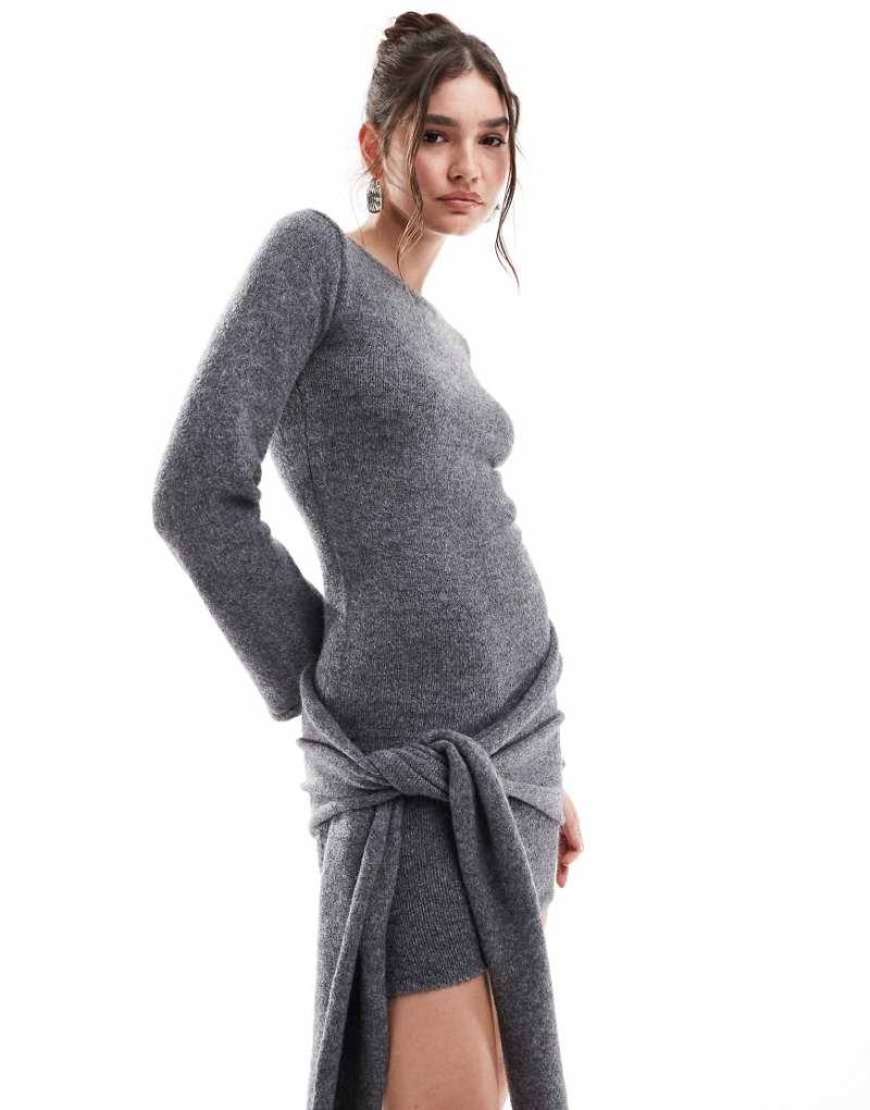 4th & Reckless - Pulloverkleid aus Strick in Grau mit weiten Ärmeln und Knotendetail von 4th & Reckless