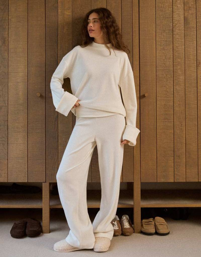 4th & Reckless - Weiche, gerippte Hose in Ecru mit Umschlagbund und weitem Bein, Kombiteil-Weiß von 4th & Reckless