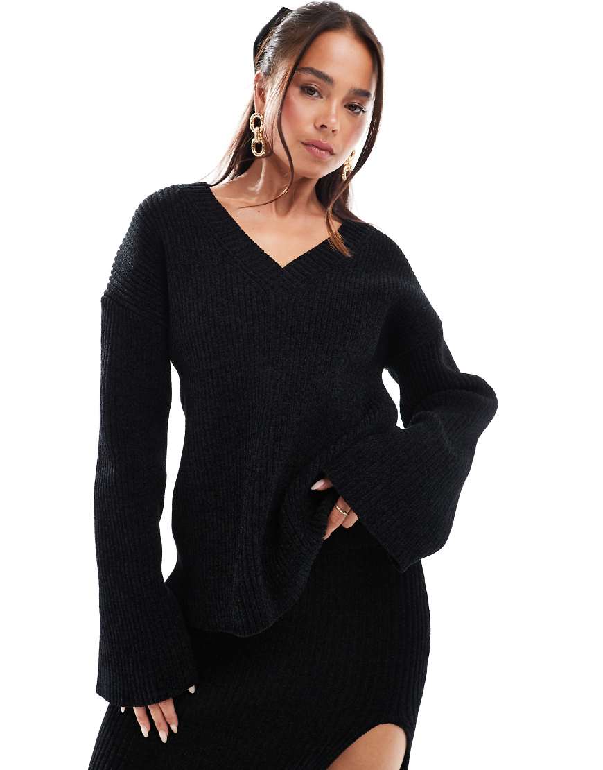 4th & Reckless - Weicher, gerippter Oversize-Pullover in Schwarz mit V-Ausschnitt, Kombiteil 4th & Reckless - Weicher, gerippter Oversize-Pullover in Schwarz mit V-Ausschnitt, Kombiteil von 4th & Reckless