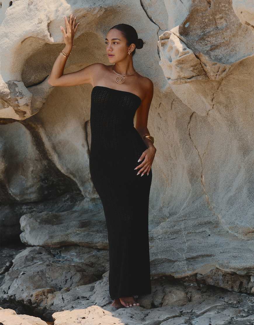4th & Reckless x Luana Barron - Emily - Trägerloses, gehäkeltes Maxi-Strandkleid in Schwarz 4th & Reckless x Luana Barron - Emily - Trägerloses, gehäkeltes Maxi-Strandkleid in Schwarz von 4th & Reckless