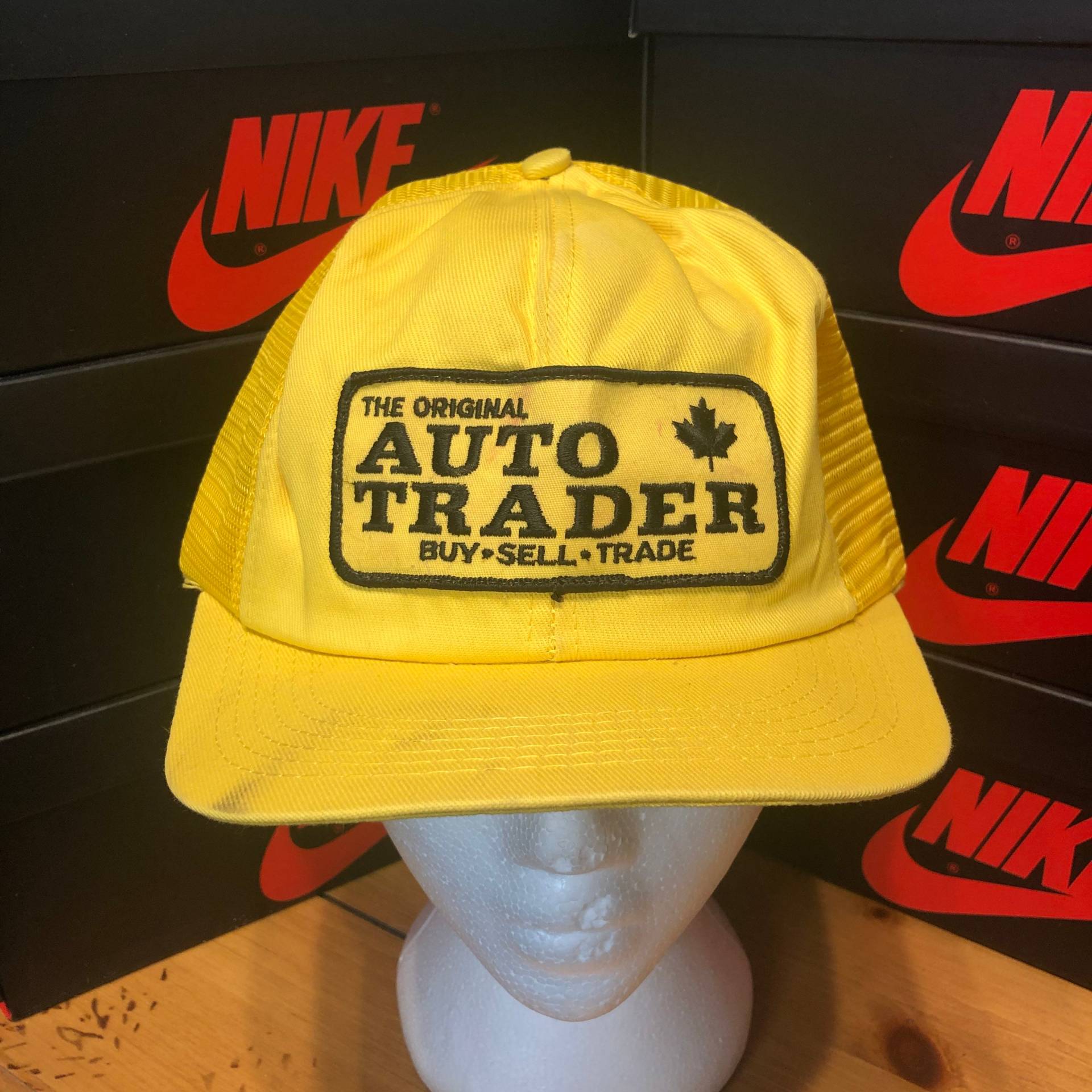 80Er Auto Trader K-Marke Mesh Trucker Hut 80Er Auto Trader K-Marke Mesh Trucker Hut von 4thQuarterVintage