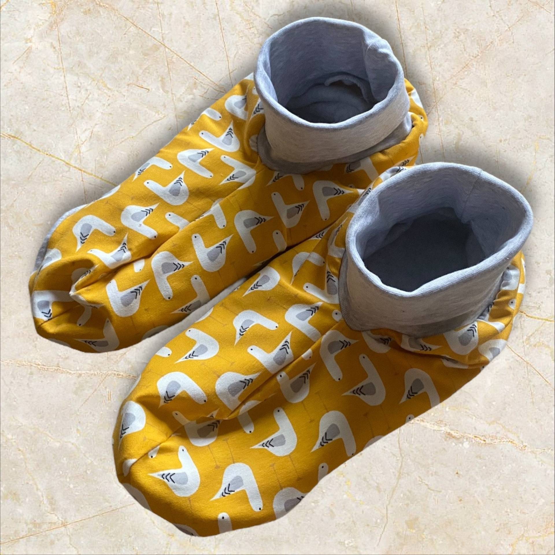 Abdl Booties Hausschuhe Puschen Trageschuhe Bettschuhe Fleece Jersey Schuhe Erwachsene Stoffauswahl Handmade in Germany Abdl Booties Hausschuhe Puschen Trageschuhe Bettschuhe Fleece Jersey Schuhe Erwachsene Stoffauswahl Handmade in Germany von 4uniqman