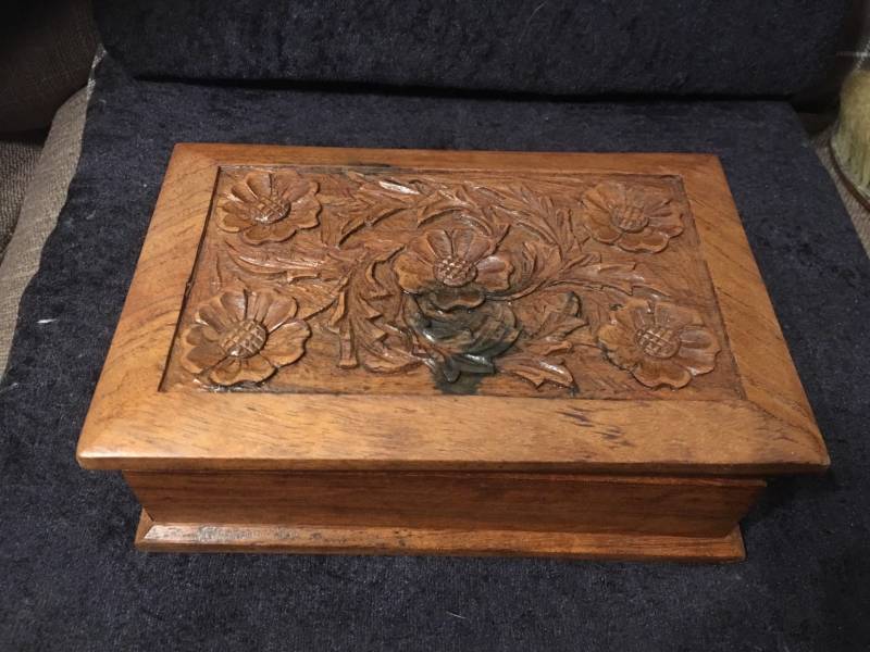 Jahrgang Schwarzwald Hand Geschnitzte Hölzerne Schmuckschatulle Mit Alpenblumen Wunderschöne Farbe von 5426408