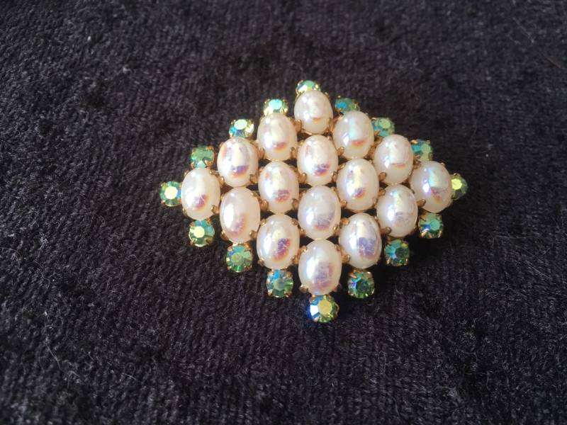 Vintage Silber Ton Brosche Mit Faux Aurora Borealis Perlen Und Steine von 5426408