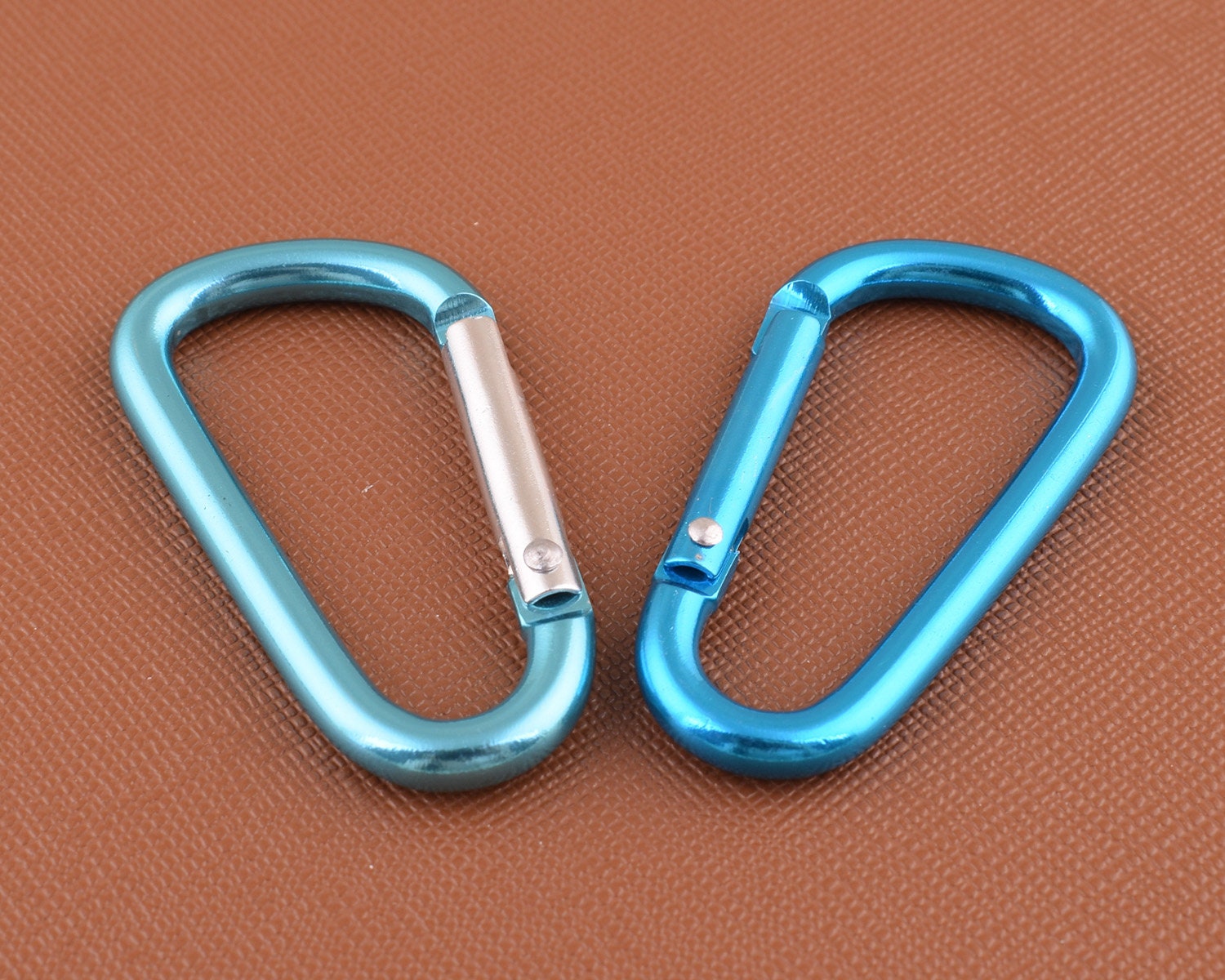 Blaue Schlüsselanhänger Karabiner Aluminium Karabiner, Verschluss Geschenk Für Liebhaber von 5AHachiHouses