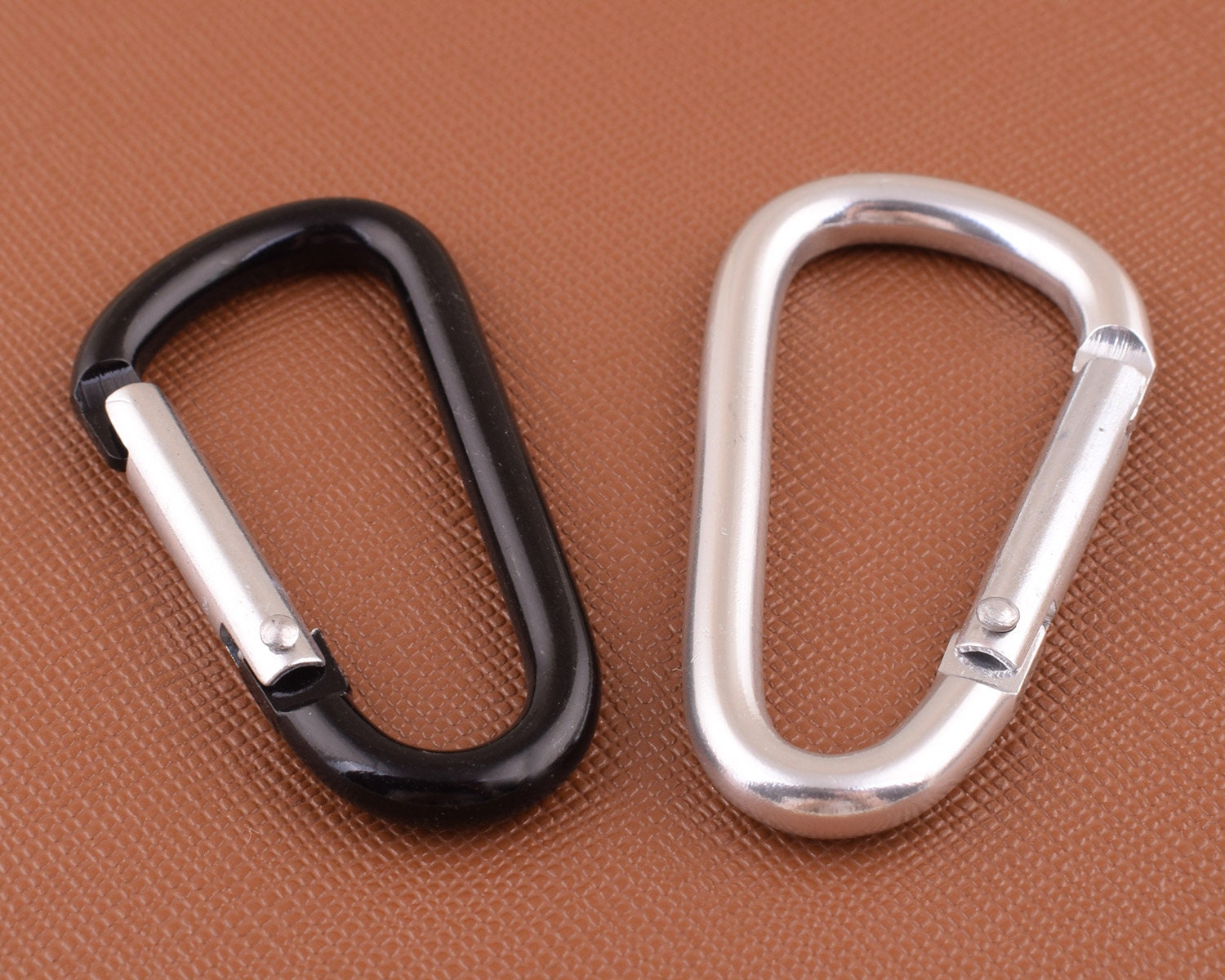 Schwarz/Silber Schlüsselanhänger Aluminium Karabiner, Karabiner Schloss Clips Tasche Hardware Liefert von 5AHachiHouses