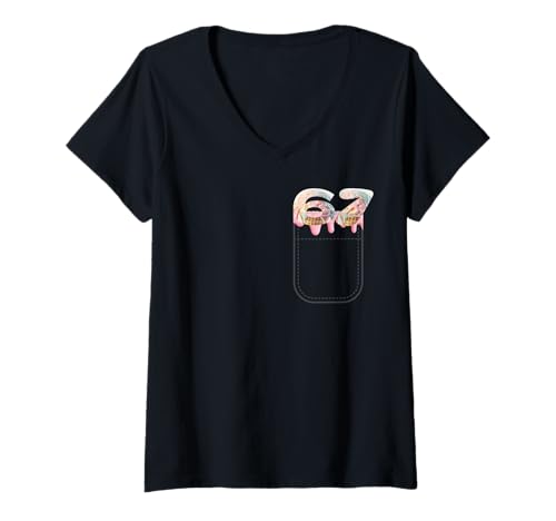 Damen 67 Meme Ice Cream Drip Six Seven Gen Alpha Taschendesign T-Shirt mit V-Ausschnitt Damen 67 Meme Ice Cream Drip Six Seven Gen Alpha Taschendesign T-Shirt mit V-Ausschnitt von 67 Meme Ice Cream Drip Funny Six Seven Vibes