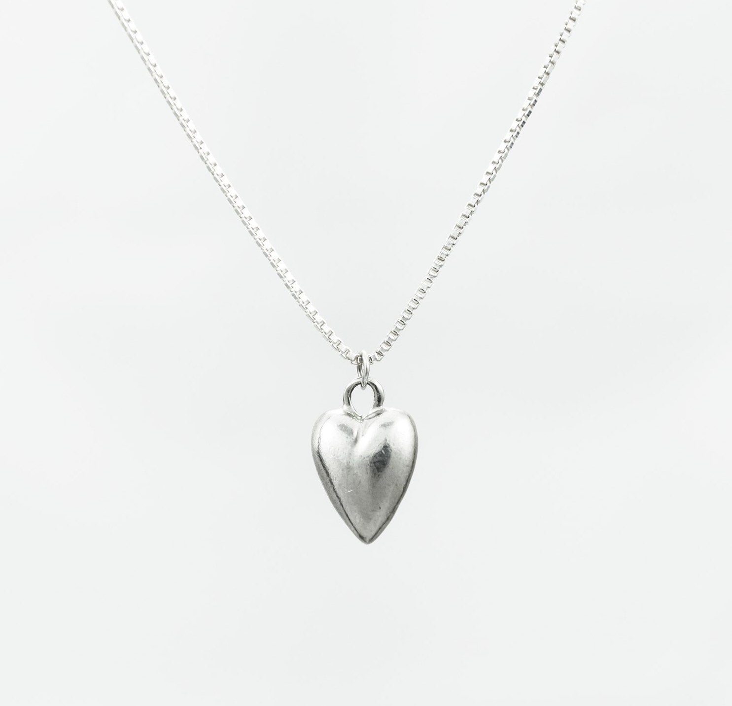 Länglicher Herzanhänger Aus Sterling Silber An 18 "Kette Länglicher Herzanhänger Aus Sterling Silber An 18 "Kette von 6XSterling